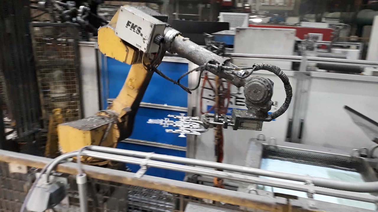 FANUC M-710iC/50, E-33082 slévárenský robot HR1834, použitý