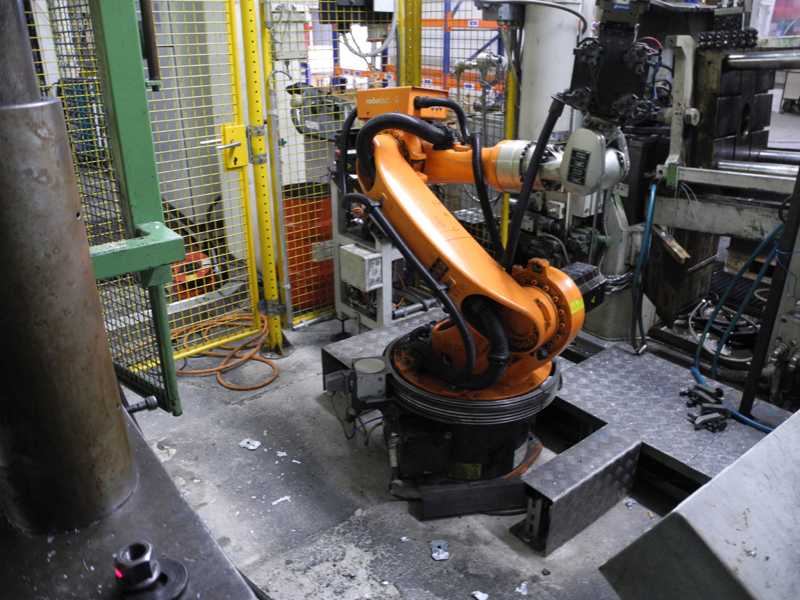 Kuka KR 16-F, slévárenský robot, použitý HR1814