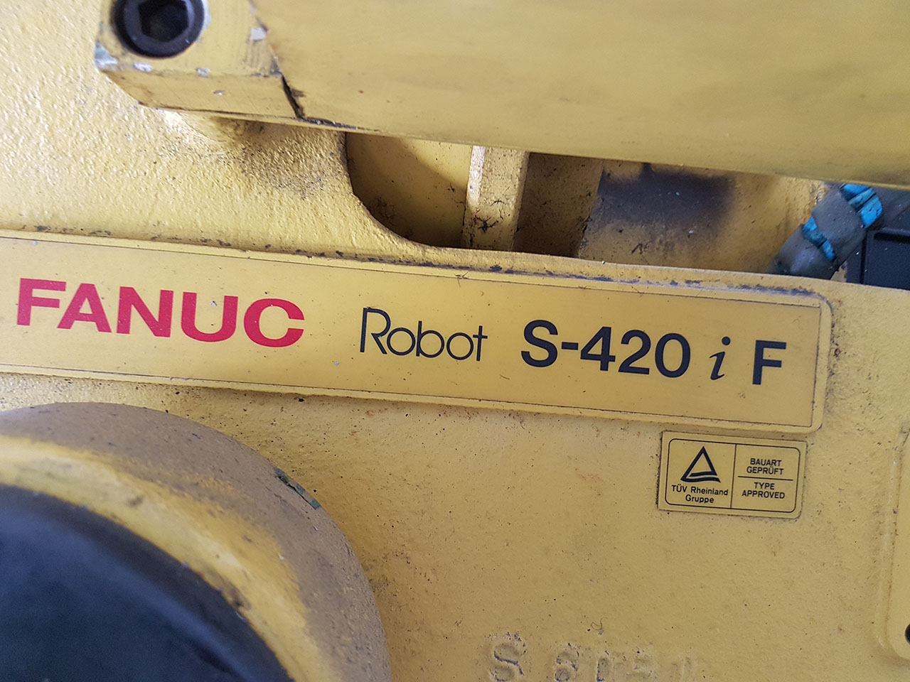 Slévárenský robot FANUC S-420 i F, použitý HR1815